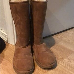 Ugg tall boots in chestnut color🔥🔥🔥